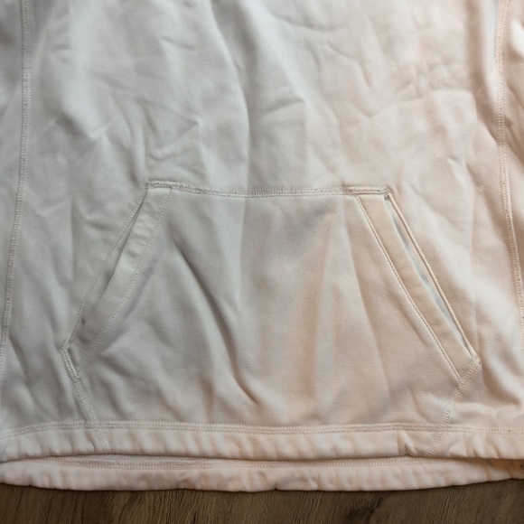 White LIVESTRONG sweatshirt - Picture 3 of 6